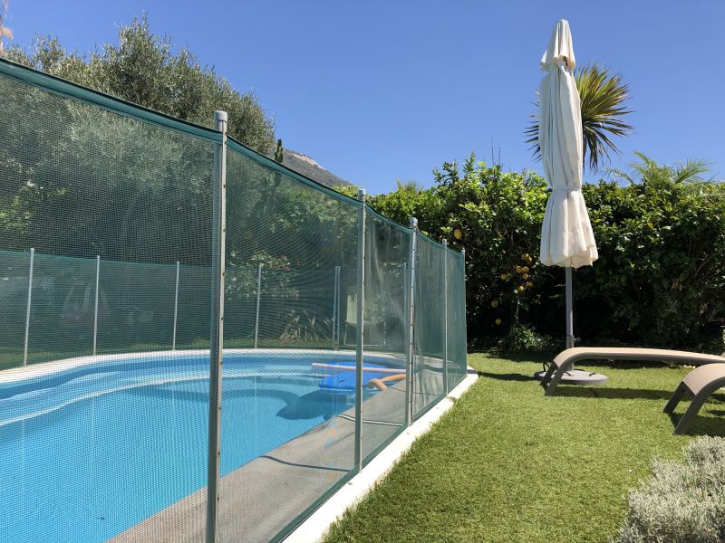 Children and Pets Safe Pool Barrier